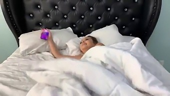Amatérska Priateľka Mi Dovoľuje Nahrávať Jej Intímne Prstovanie