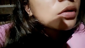 Ivrig Pige Venter På Hård Anal Og Vaginal Penetration