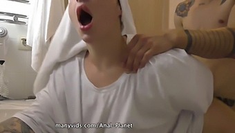 Jedenie Výstrekov: Tabu Fantázia Ožíva