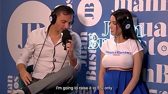 Divoká Jazda Ambarprady Na Sexuálnom Stroji V Hd Kvalite