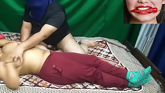 Skutočná Indická Masáž Vedie K Horúcemu Stretnutiu