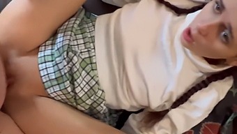 Katty West Memimpin Pesta Seks Amatir Dengan Gadis-Gadis Berambut Coklat Yang Sederhana